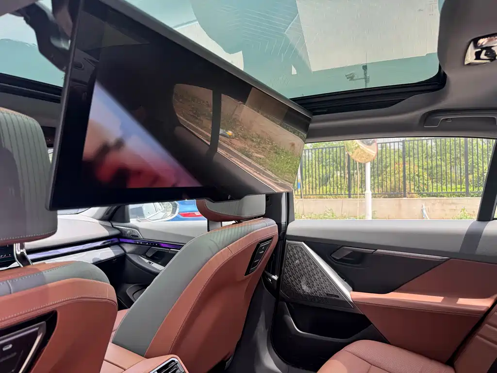 BMW i5 — фото 19