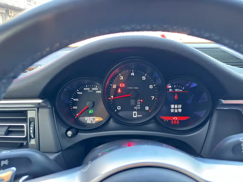 Porsche Macan 2021 — фото 21
