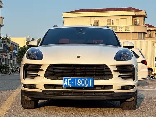 Porsche Macan 2021
