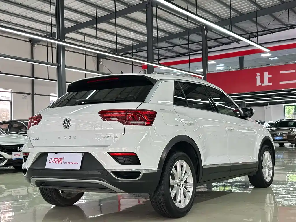 Volkswagen T-Roc 2021 — фото 9