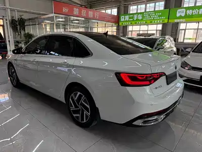 Volkswagen Sagitar 2022