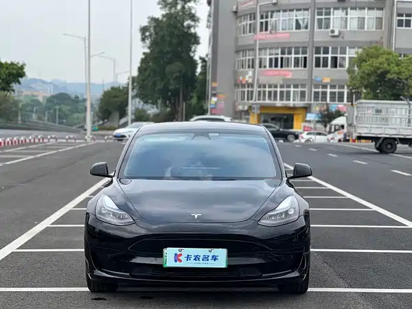 Tesla Model 3 2023