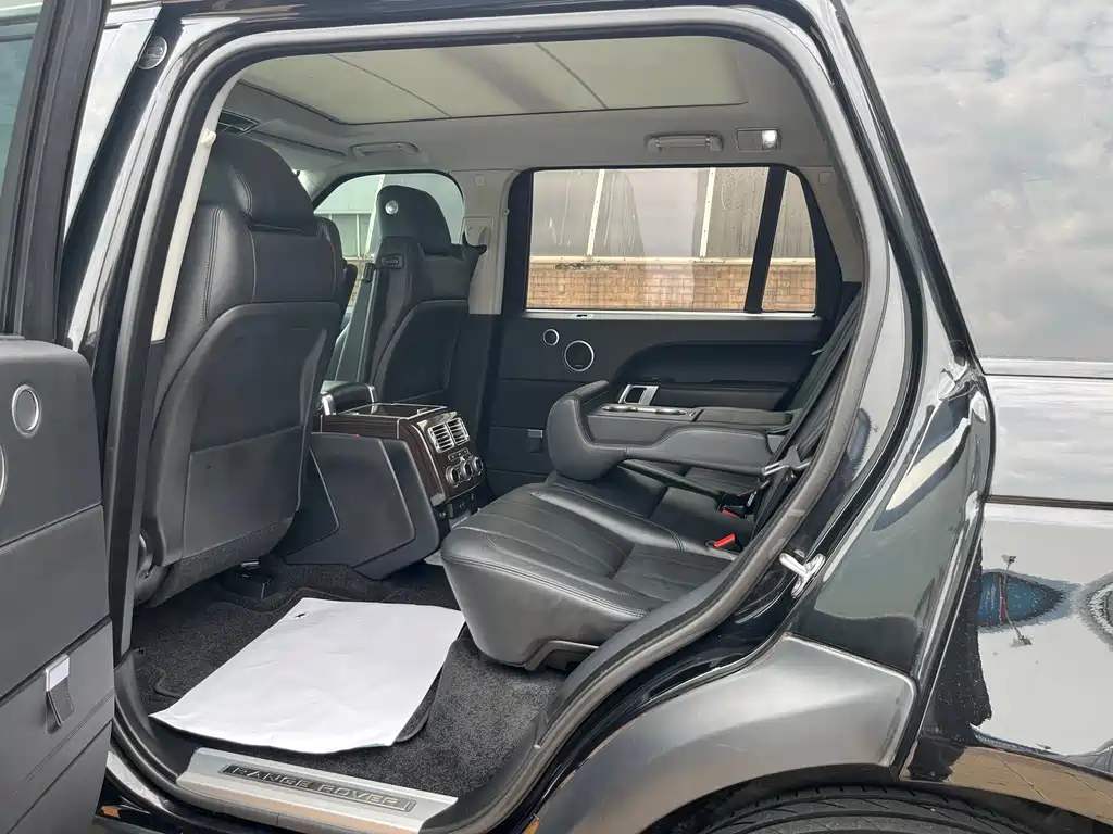 Land Rover Range Rover 2018 — фото 16