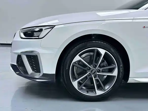 Audi A4L 2023