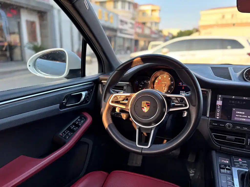 Porsche Macan 2021 — фото 15