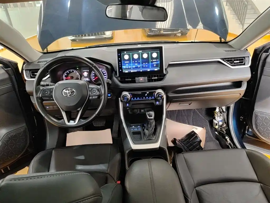 Toyota Wildlander 2021 — фото 16