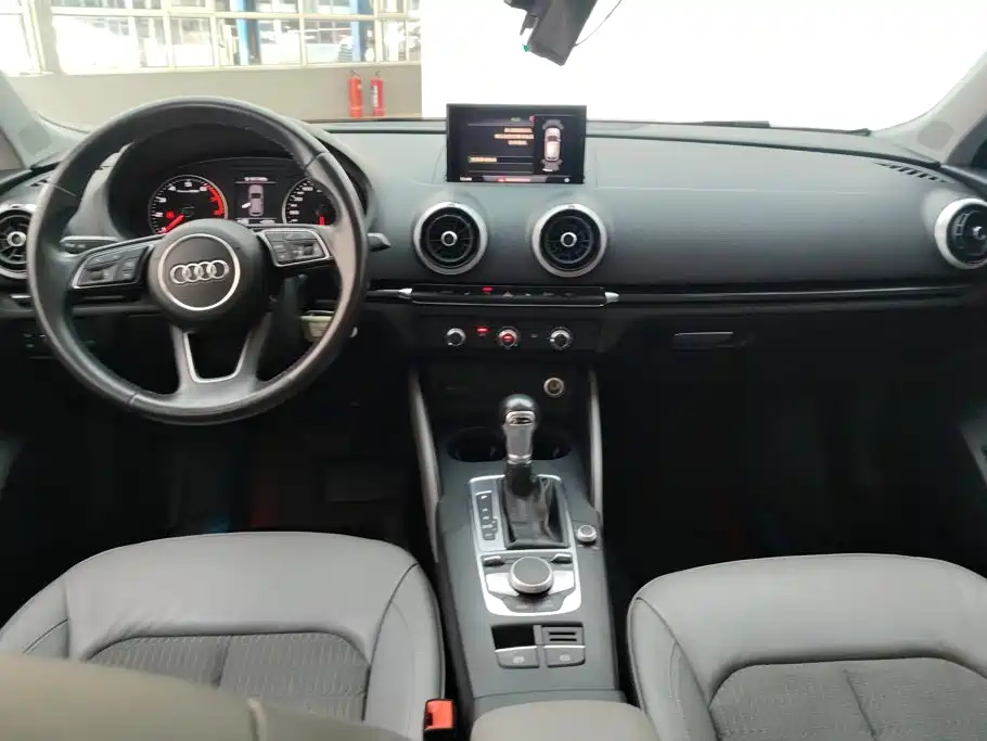 Audi A3 2018 — фото 12