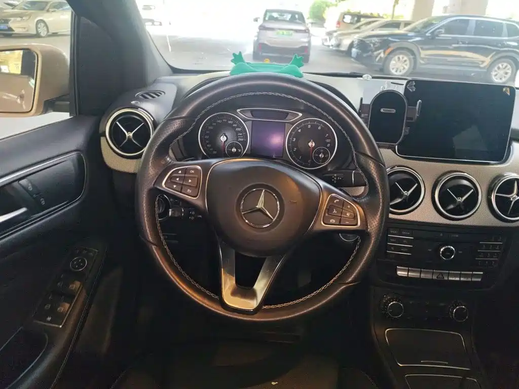 Mercedes-Benz B-Class 2018 — фото 7