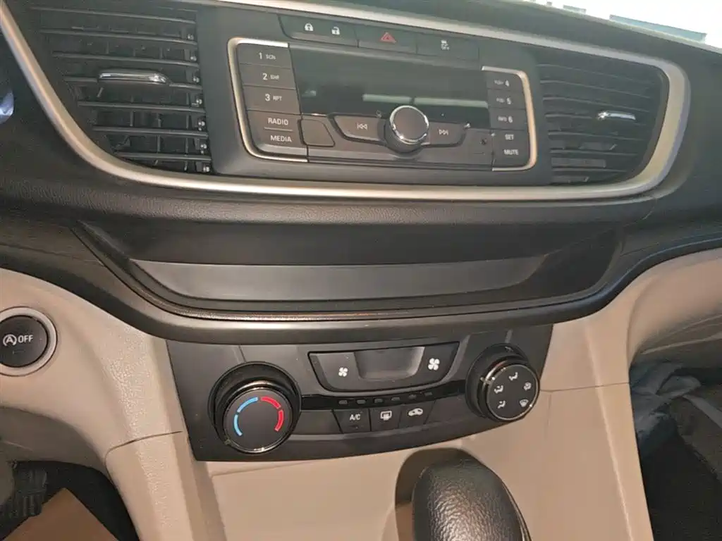 Buick Excelle 2016 — фото 13