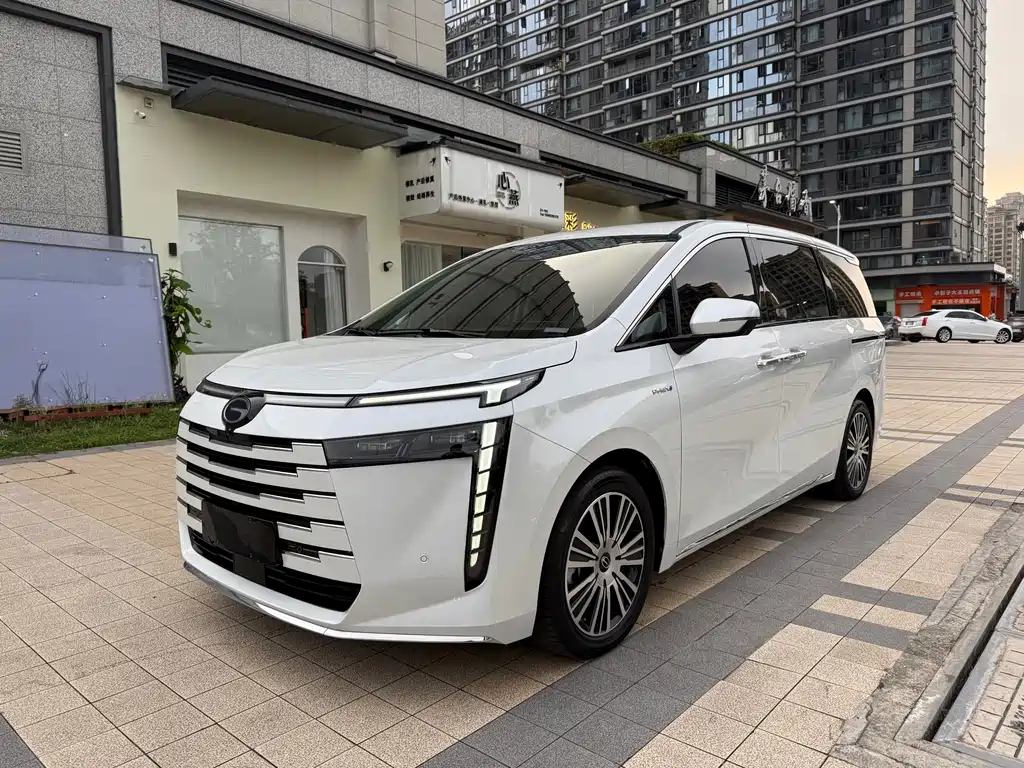 GAC Motor E8 PHEV 2025