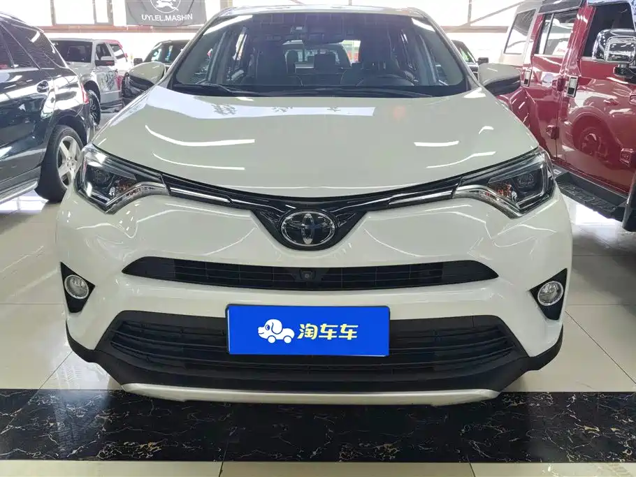 Toyota RAV4 2019 — фото 2