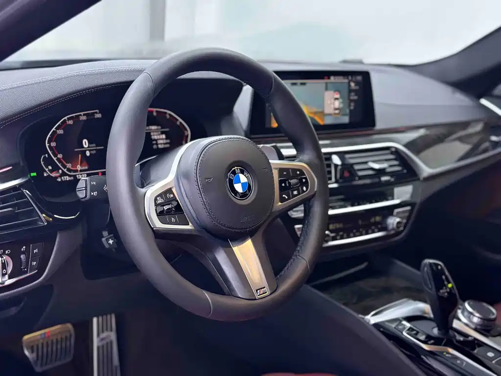 BMW 5 Series 2019 — фото 4