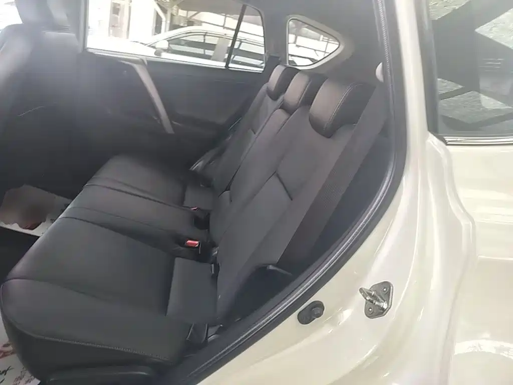 Toyota RAV4 2015 — фото 17