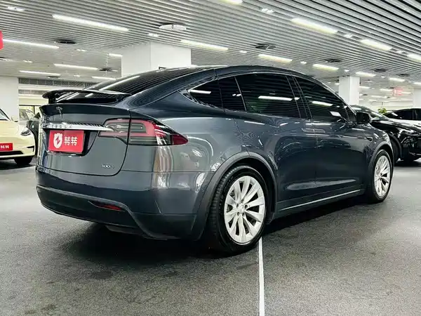 Tesla Model X 2018