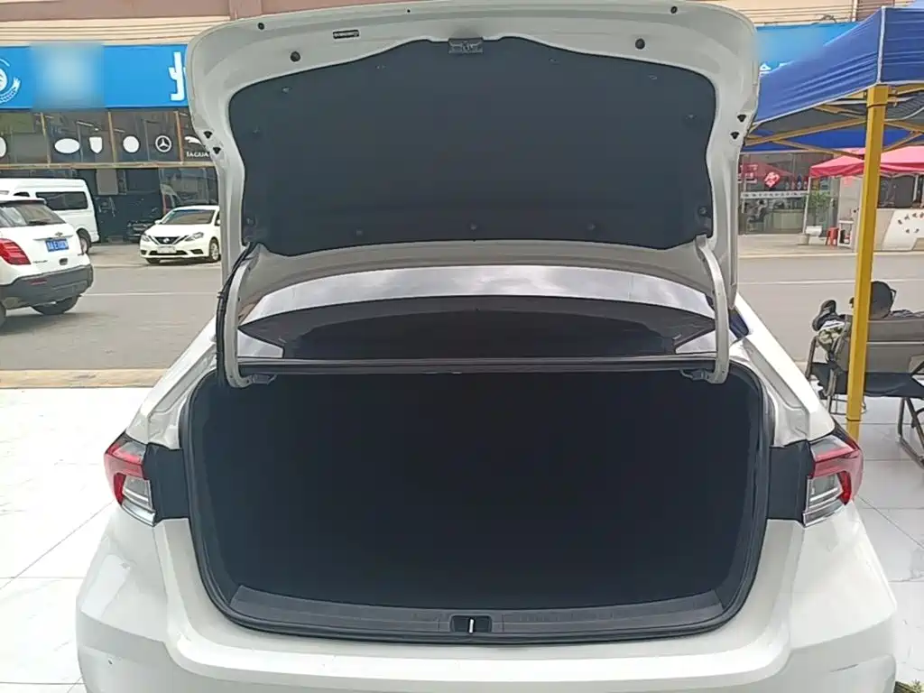 Toyota Corolla 2022 — фото 19