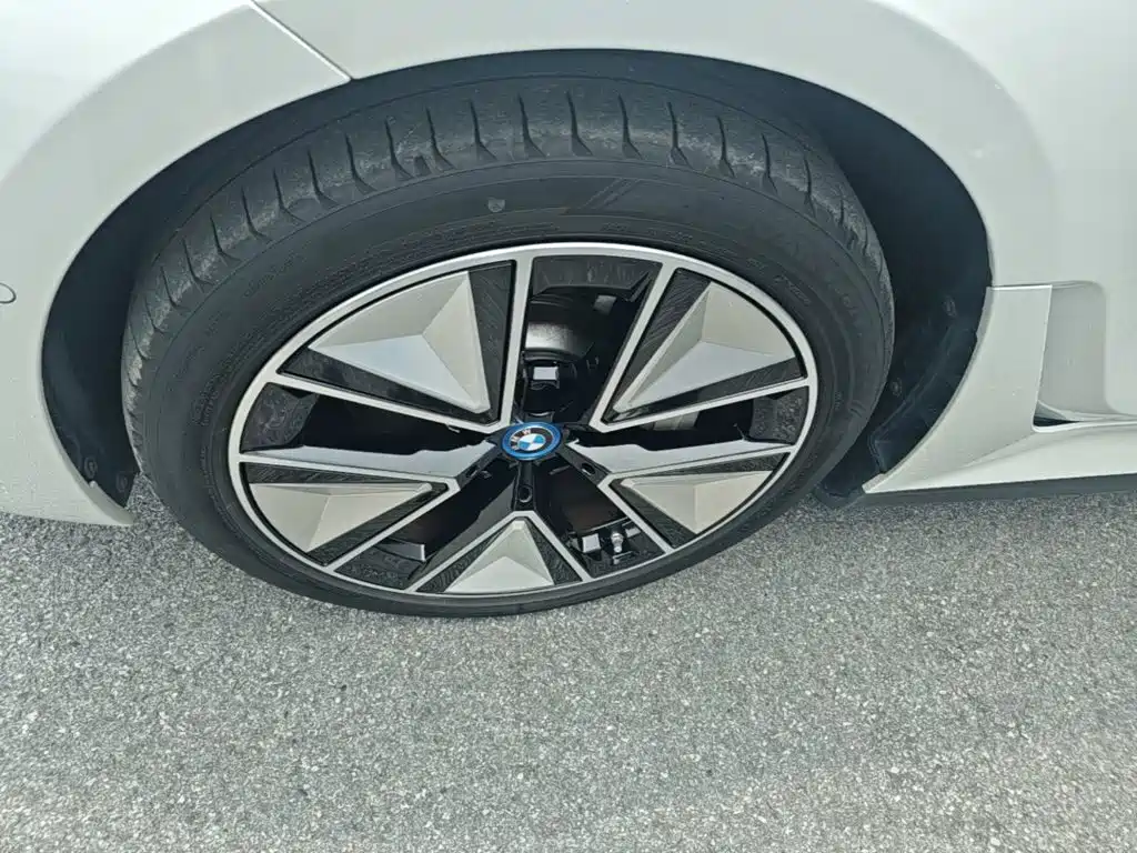 BMW i3 2024 — фото 23