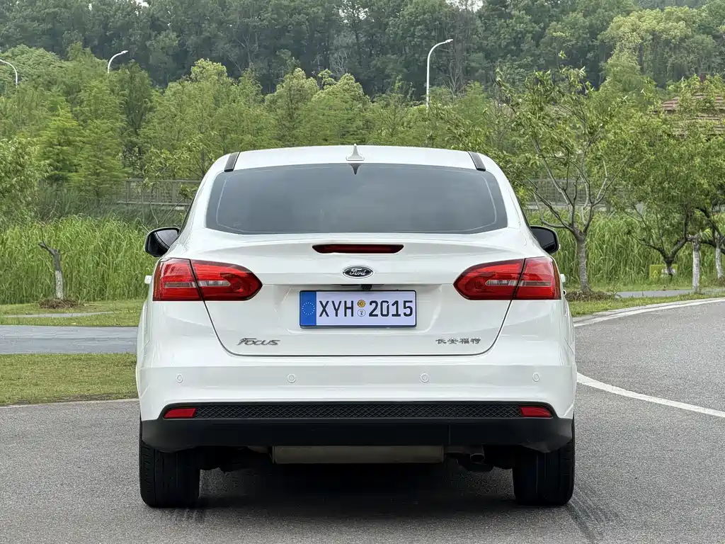 Ford Focus 2017 — фото 15