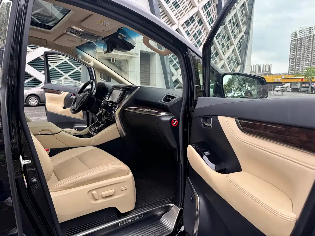 Toyota Alphard 2020 — фото 5