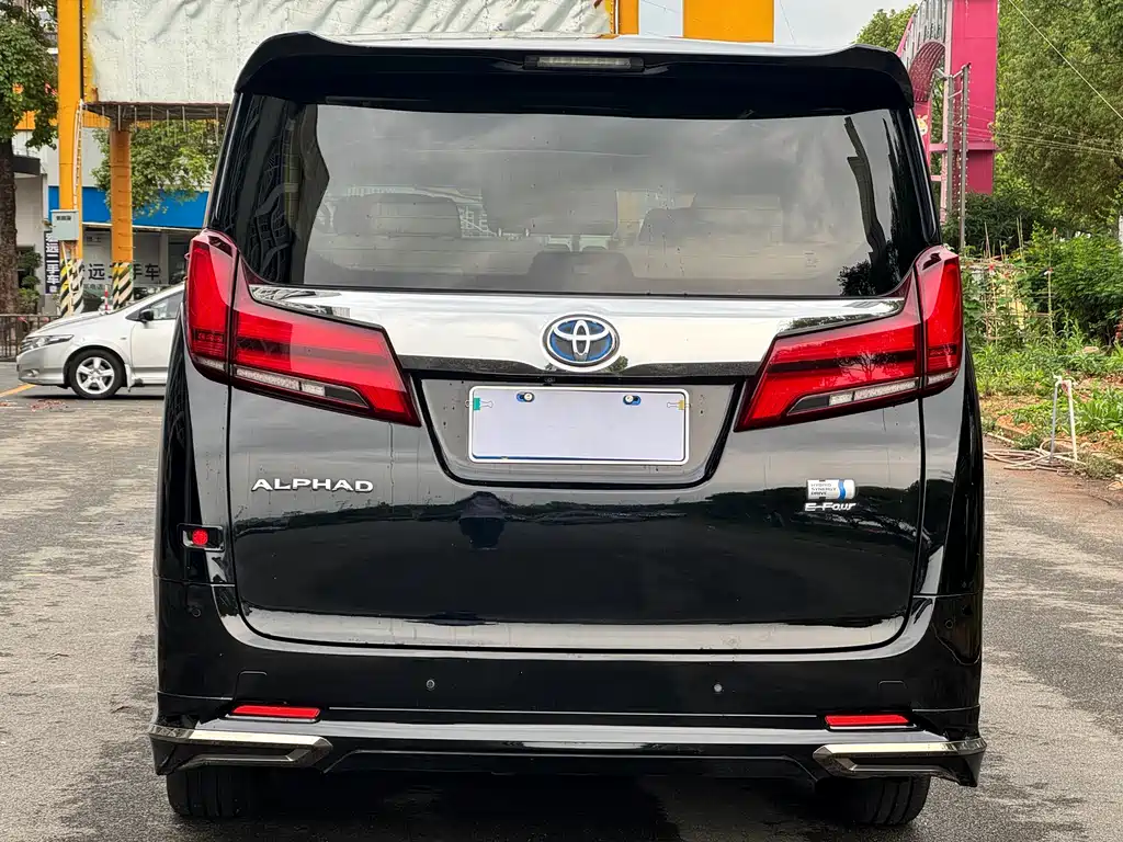 Toyota Alphard 2020 — фото 9