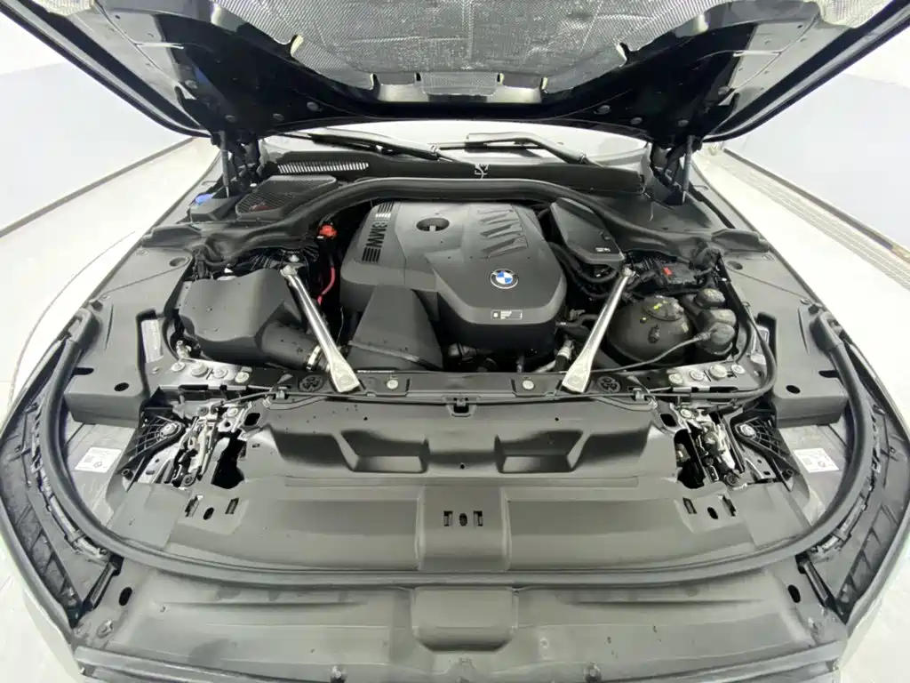 BMW 5 Series 2025 — фото 12