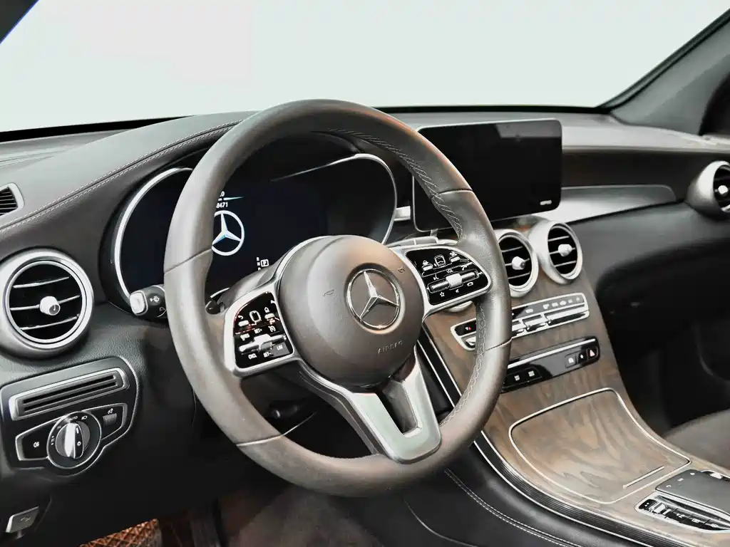 Mercedes-Benz GLC 2020 — фото 34