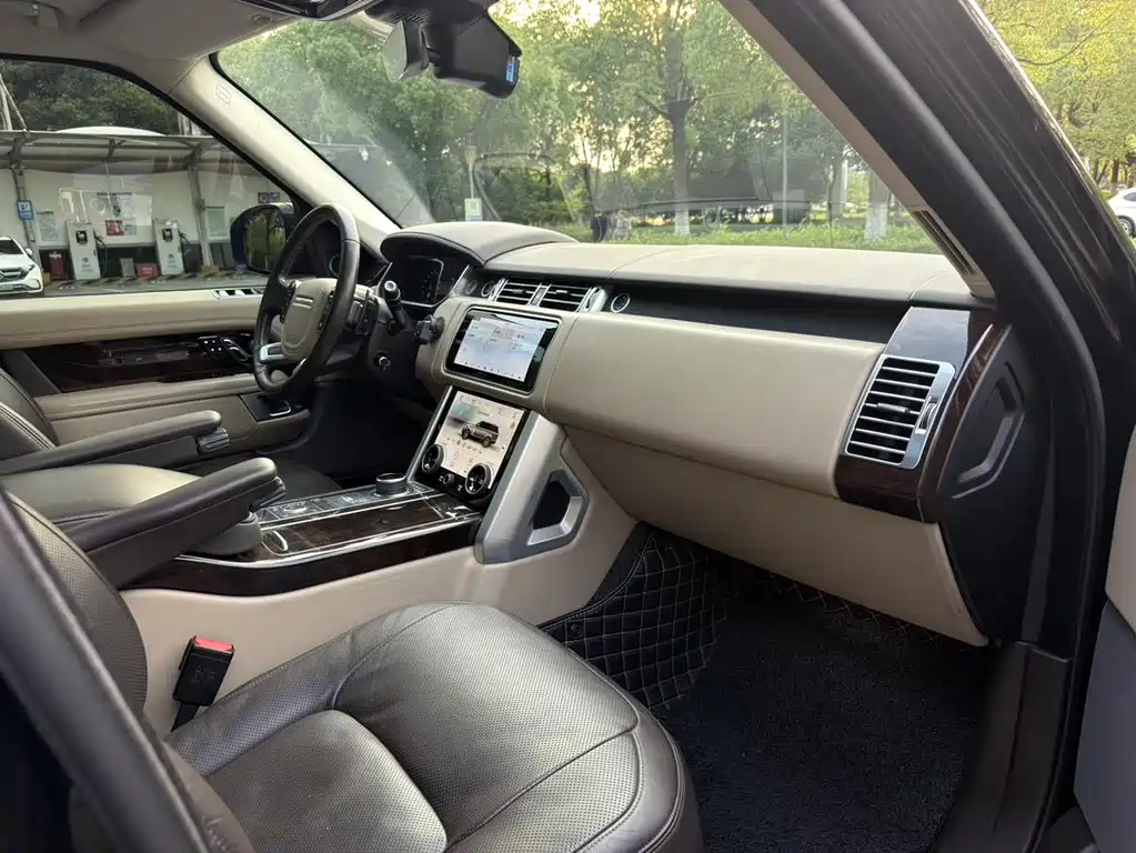 Land Rover Range Rover 2020 — фото 10