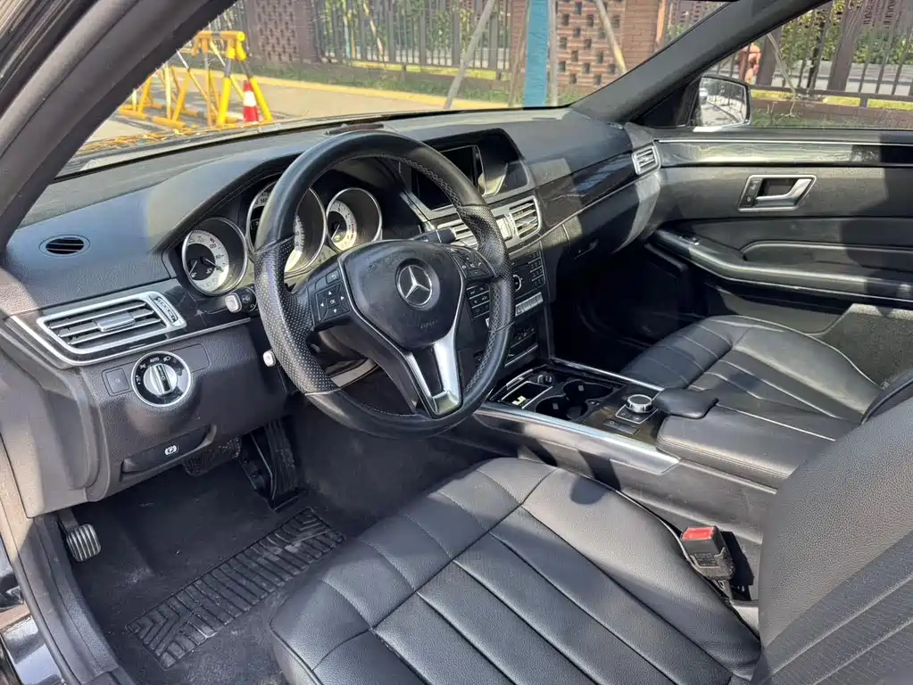 Mercedes-Benz E-Class 2015 — фото 7