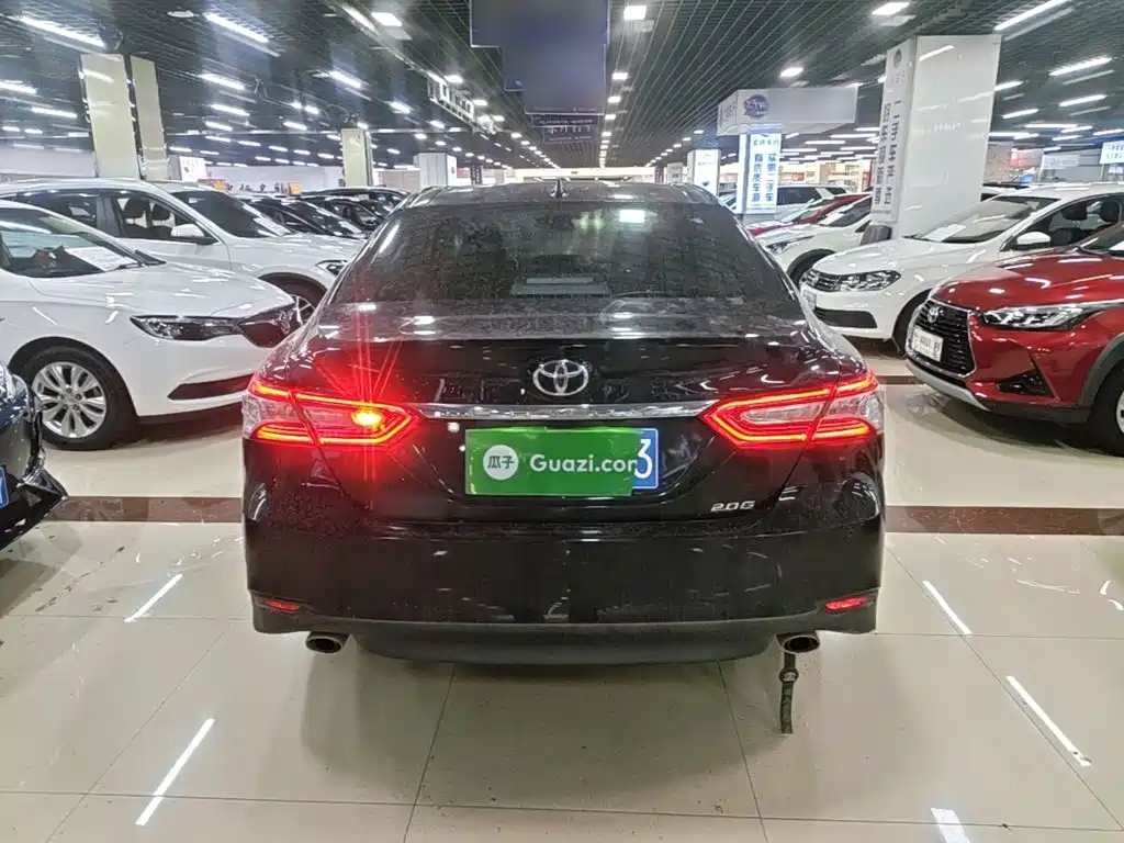 Toyota Camry 2023 — фото 6