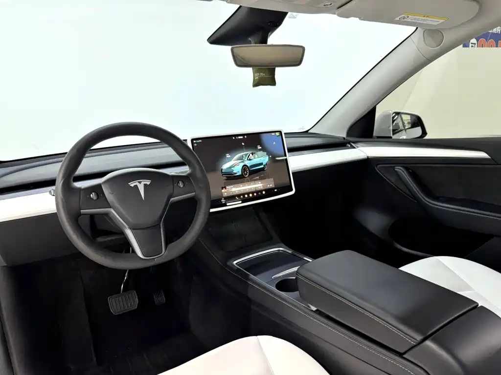 Tesla Model Y 2022 — фото 16