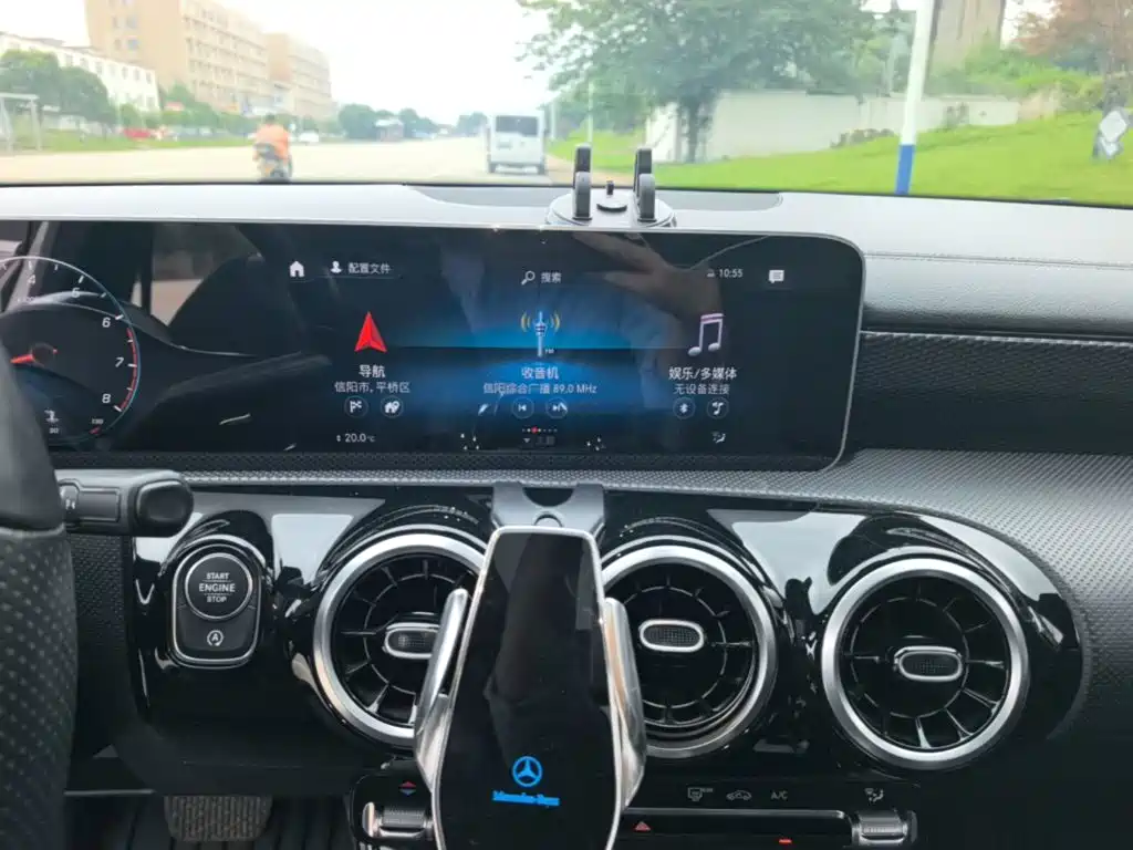 Mercedes-Benz A-Class 2019 — фото 13