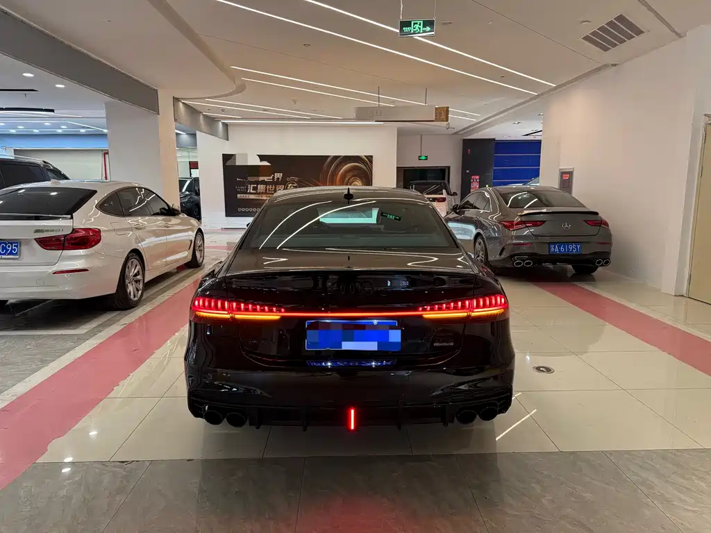 Audi A7L 2023 — фото 18