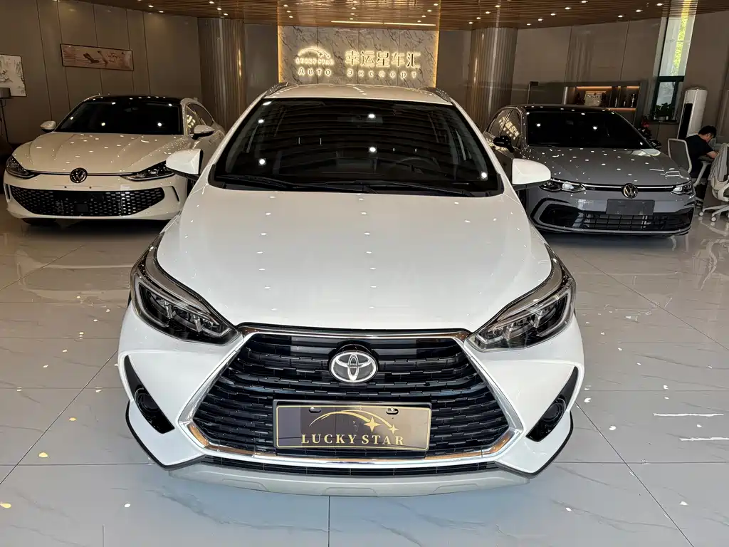 Toyota Yaris L 2022 — фото 8