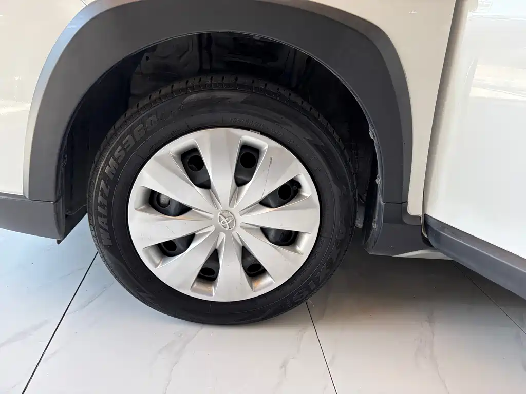 Toyota Yaris L 2022 — фото 19