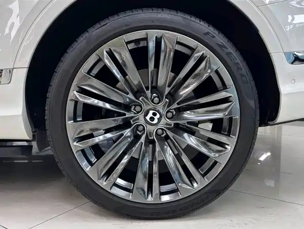 Bentley Bentayga 2022