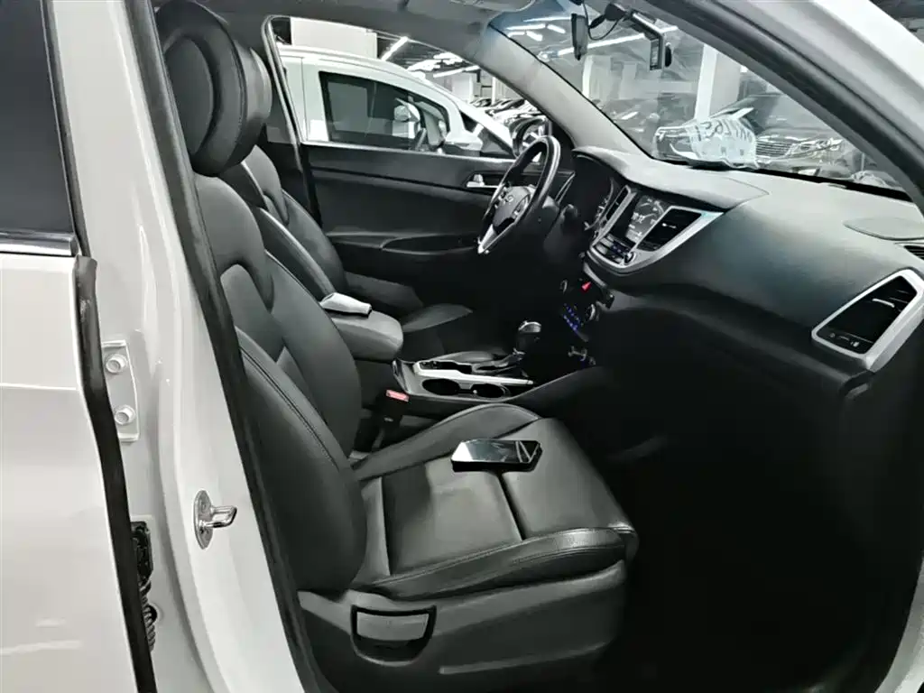 Hyundai Tucson 2018 — фото 25