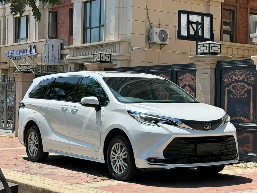 Toyota Sienna 2023
