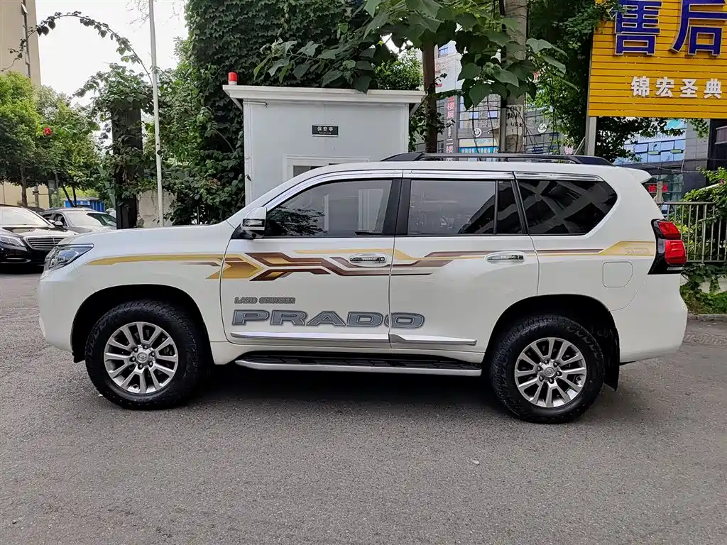 Toyota Prado 2018 — фото 3