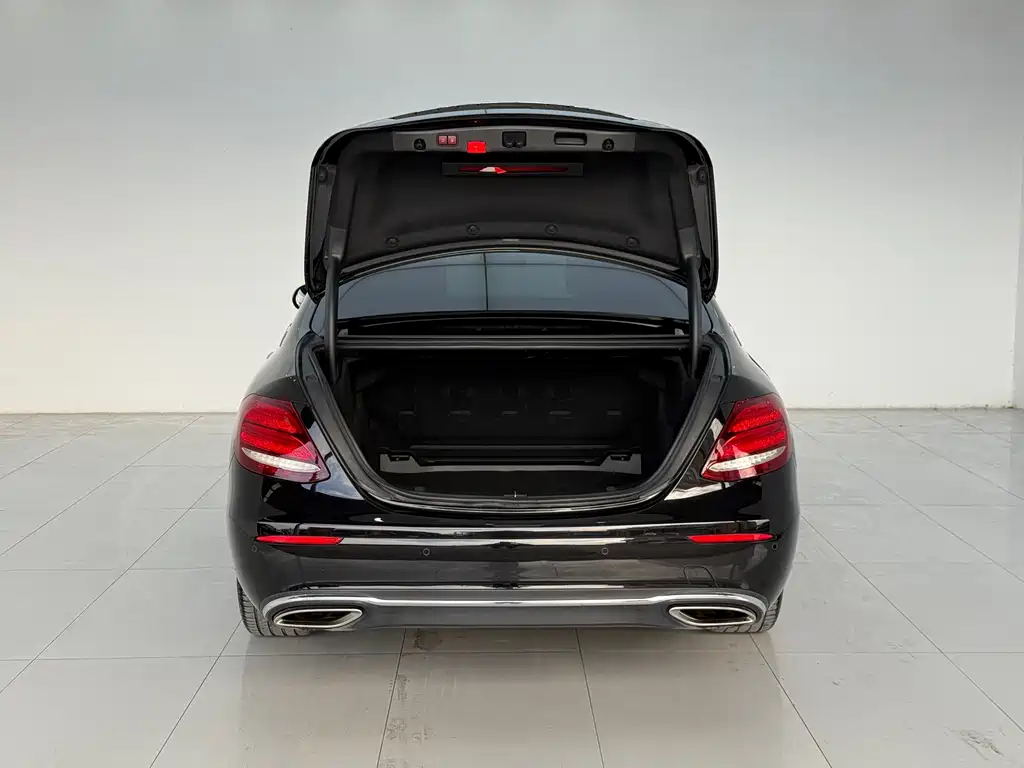 Mercedes-Benz E-Class 2020 — фото 17