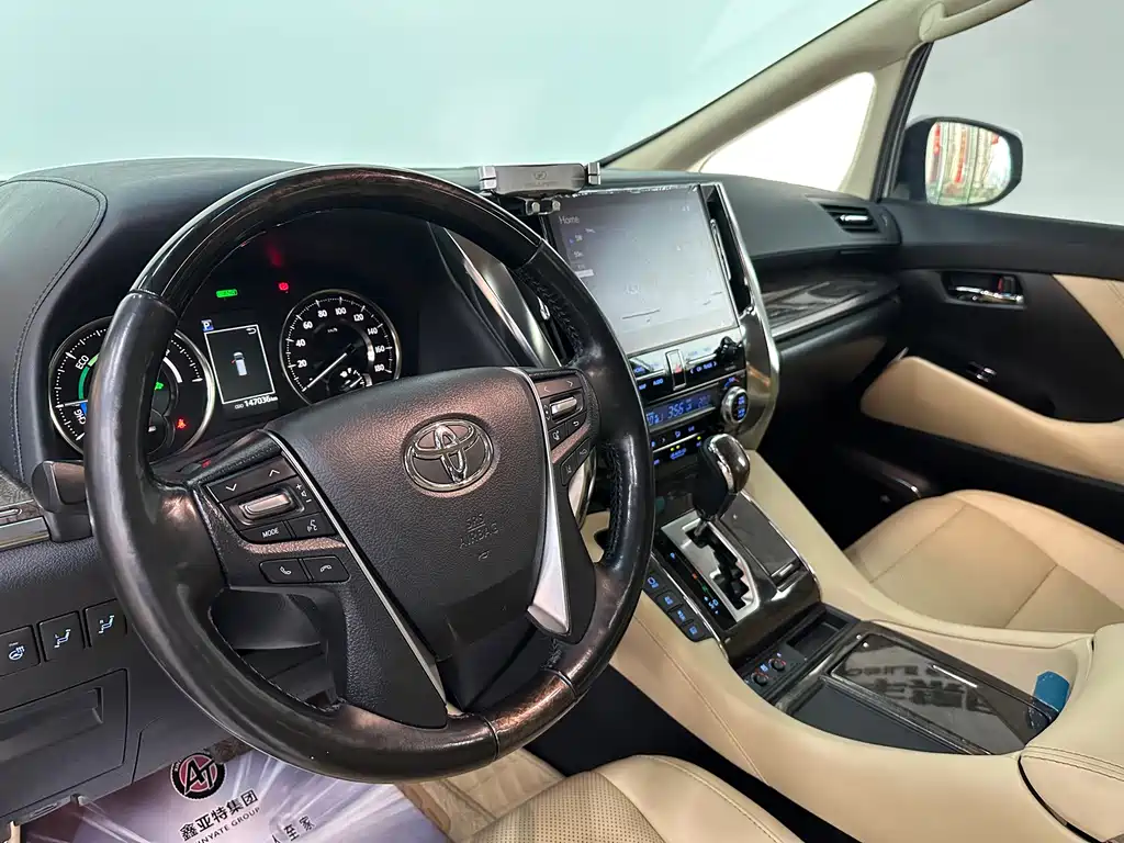 Toyota Vellfire 2021 — фото 15