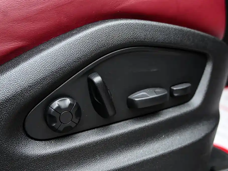 Porsche Cayenne Hybrid 2023 — фото 28