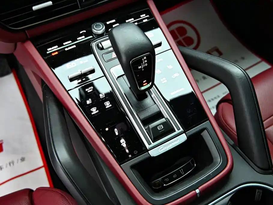 Porsche Cayenne Hybrid 2023 — фото 18