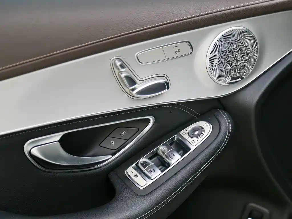 Mercedes-Benz GLC 2020 — фото 15