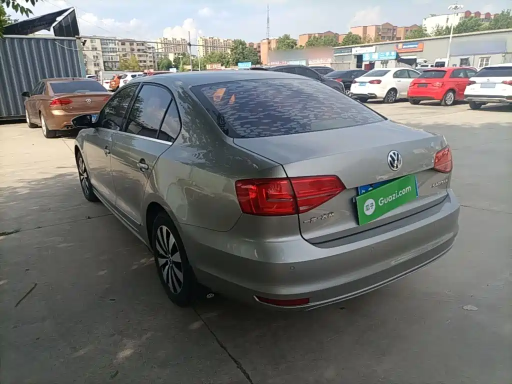 Volkswagen Sagitar 2017