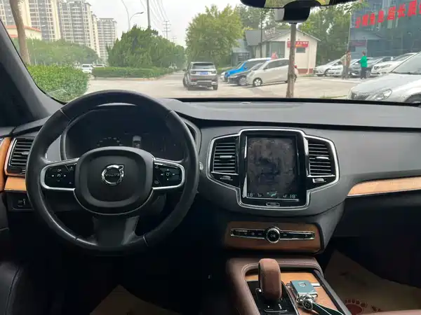 Volvo XC90 2022