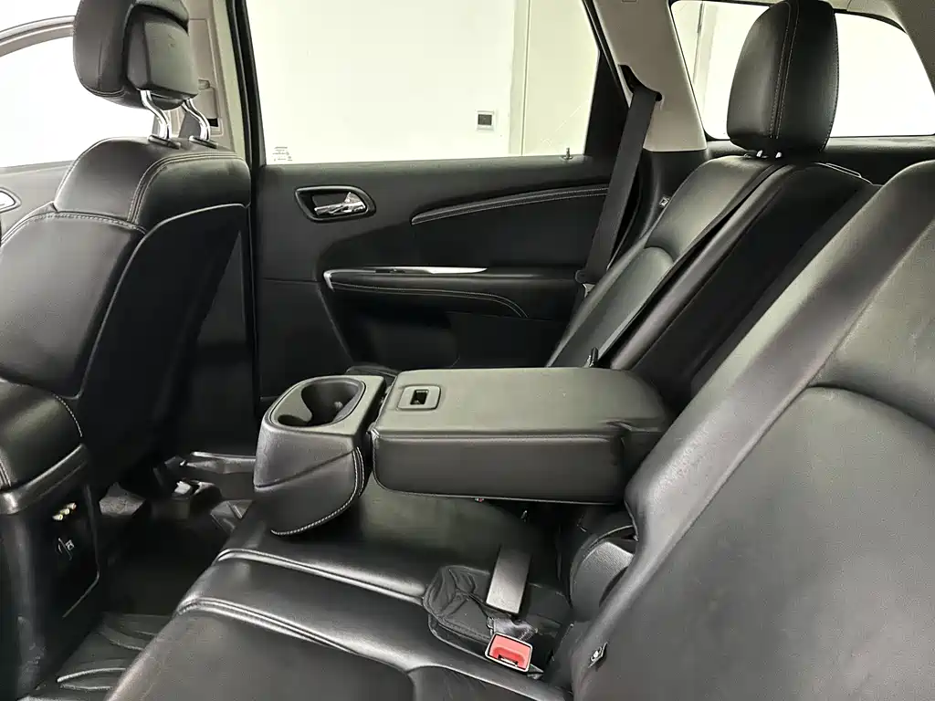 Dodge Journey 2016 — фото 19