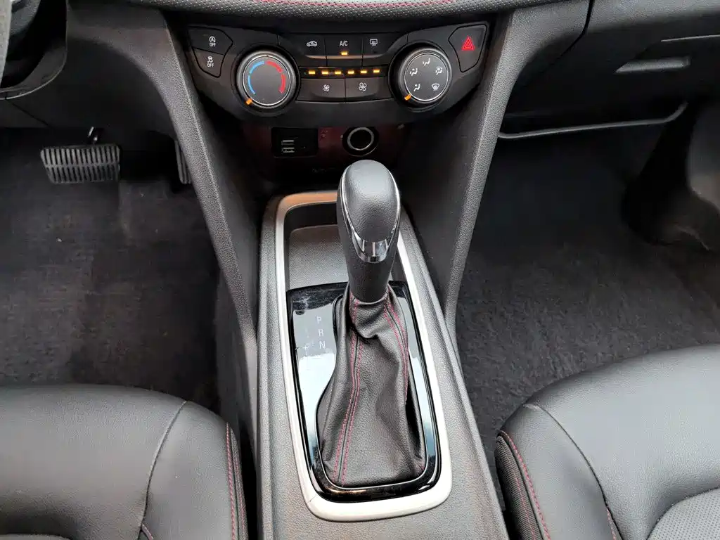 Chevrolet Monza 2019 — фото 13