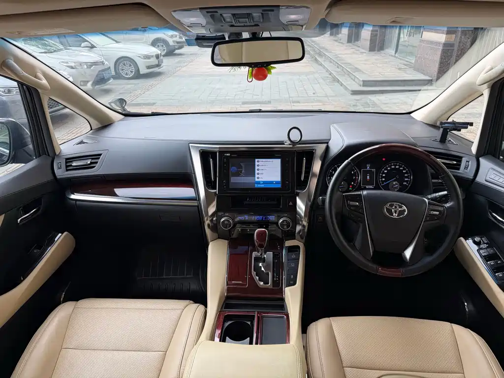 Toyota Alphard 2016 — фото 8