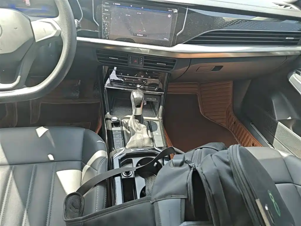 Volkswagen Passat PHEV 2022 — фото 14