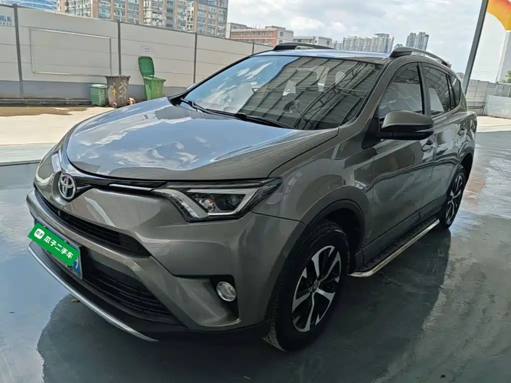 Toyota RAV4 2017 — фото 2