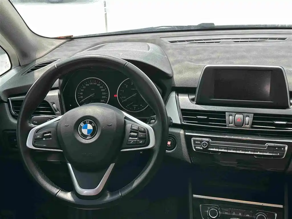 BMW 2 Series Station Wagon 2016 — фото 12